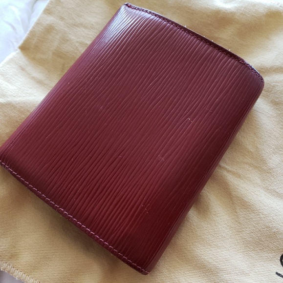 Louis Vuitton Koala wallet with ID slot - Picture 3 of 8